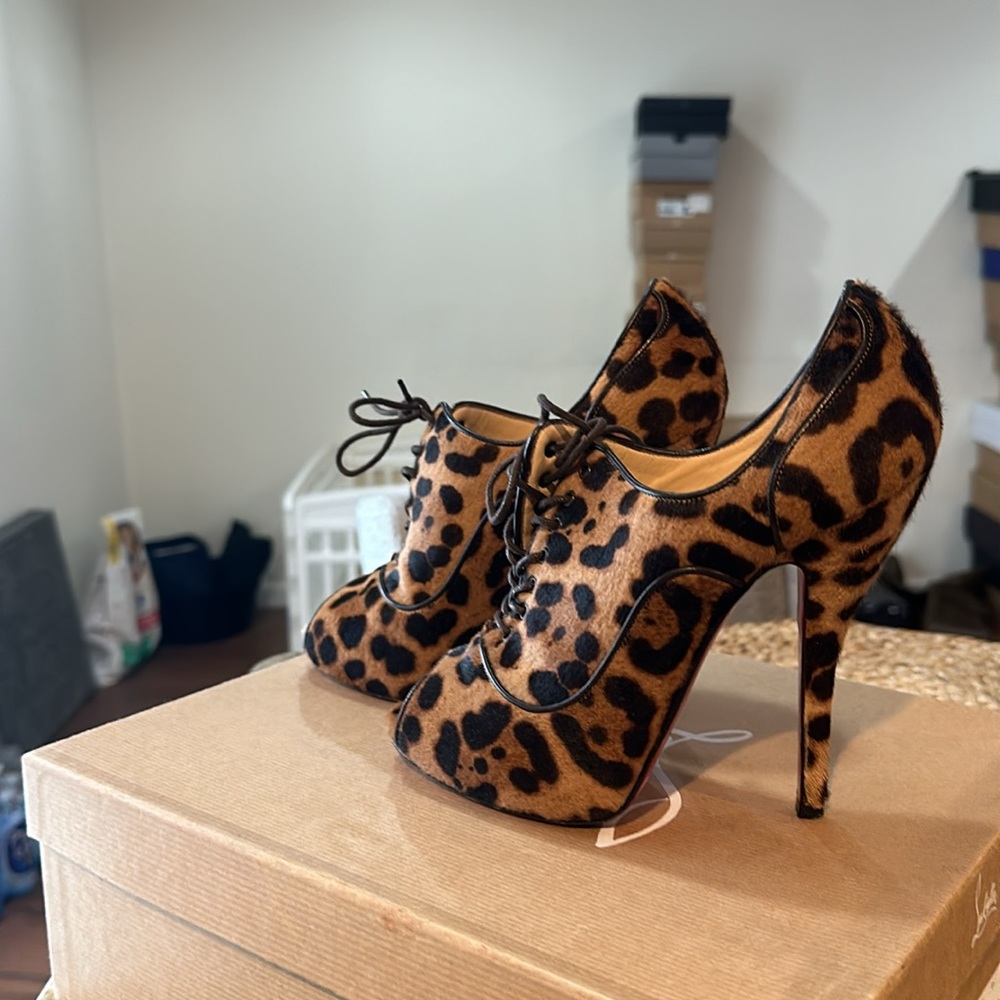 Red bottoms - Picture 7 of 7